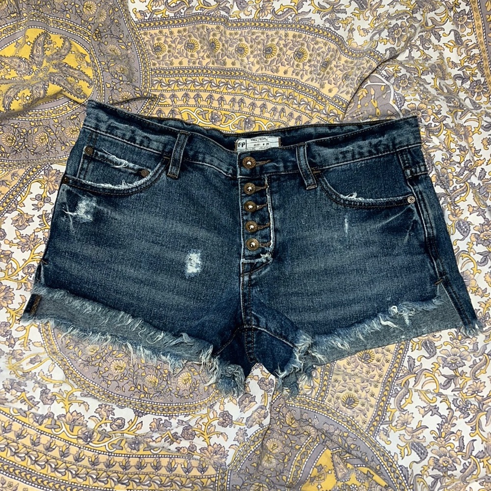 Free People Button Front Denim Cutoff Boyfriend Shorts Size 26